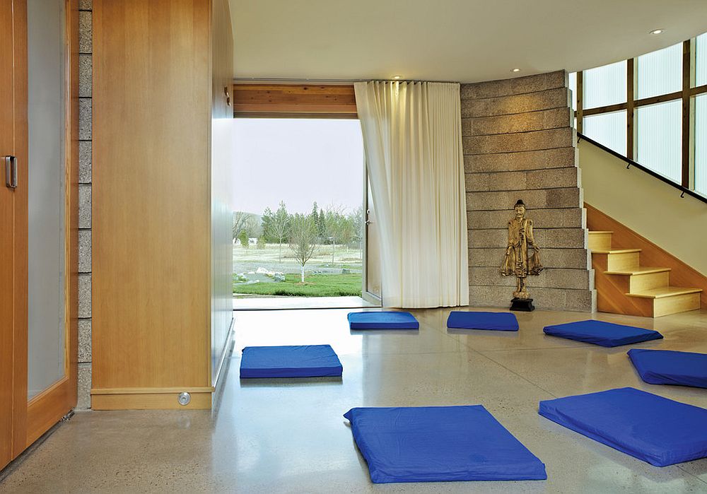 Turn-even-the-hallway-into-a-tranquil-meditation-zone-with-the-right-decor