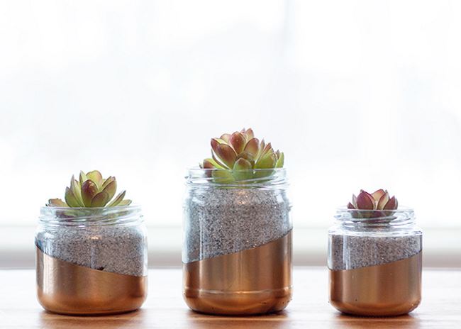 Upcycled-glass-jar-planter-from-circusberry
