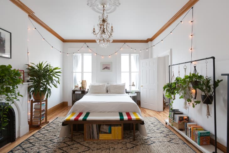 At_house-tours-stock-archive_d623828f4f637a5bfa74cf279a9817d94883aaf8