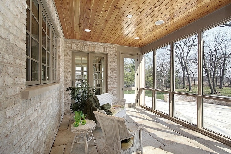 Beautiful-veranda-screened-in-porch