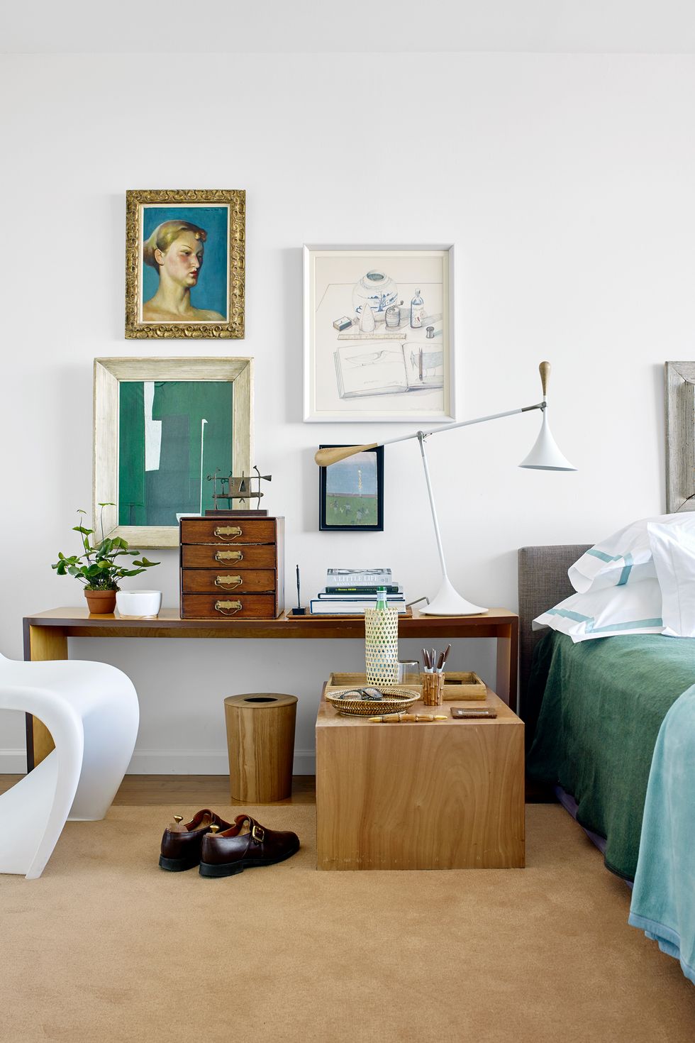 Console-table-decorating-ideas-hbx010117scheerer07-1598387658