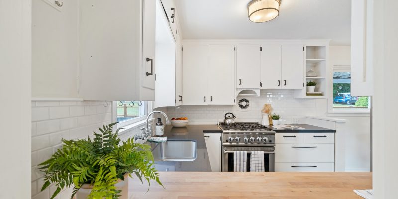 Contemporary-decor-modern-kitchen