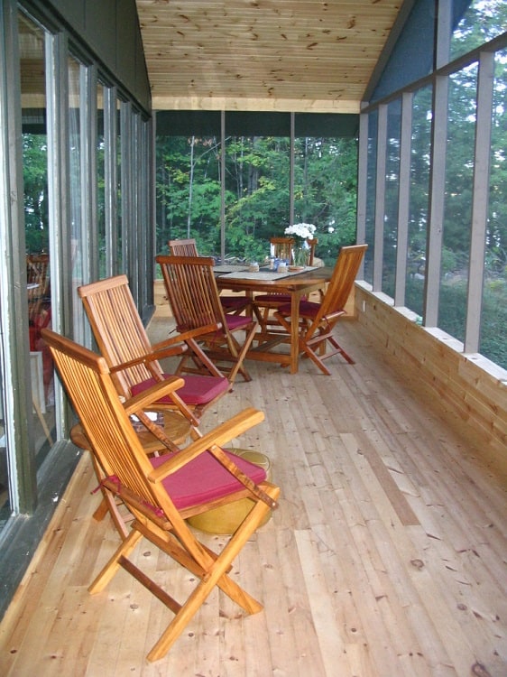 Cottage-veranda-screened-in-porch