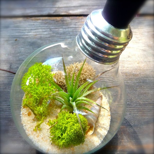Diy-decoration-from-bulbs-120-craft-ideas-for-old-light-bulbs-38-566