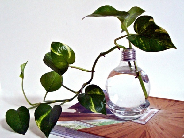 Diy-decoration-from-bulbs-120-craft-ideas-for-old-light-bulbs-54-566
