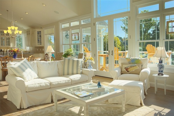 How-to-choose-sofa-covers-white-sofa-cover-beach-house-furniture