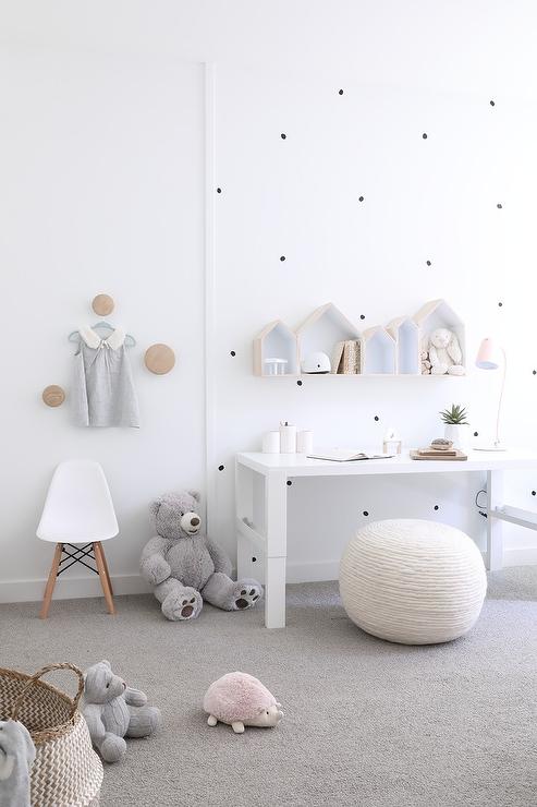 Knitted-pouf-as-kids-desk-chair