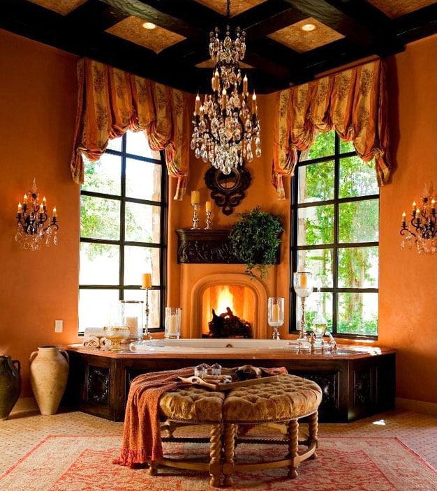 Luxury-bathroom-with-tub-chandelier