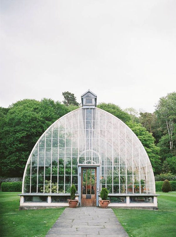 Outdoor-glass-greenhouse-ideas