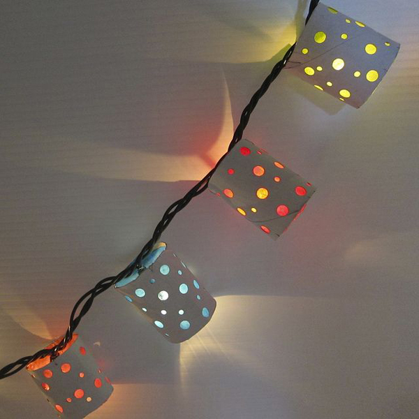 Polka-dot-string-lights-with-toilet-paper