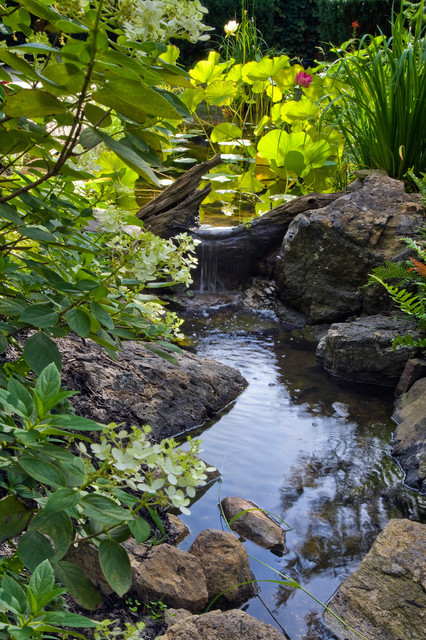 Relaxing-backyard-and-garden-waterfalls-26