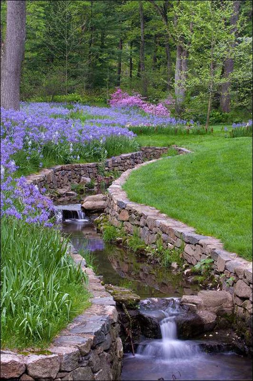 Relaxing-backyard-and-garden-waterfalls-27