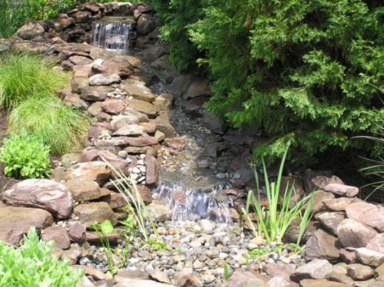 Relaxing-backyard-and-garden-waterfalls-65-554x414-1