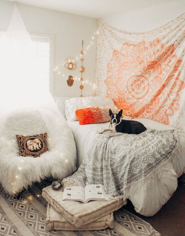Relaxing-tapestry-bedroom-decorating-ideas