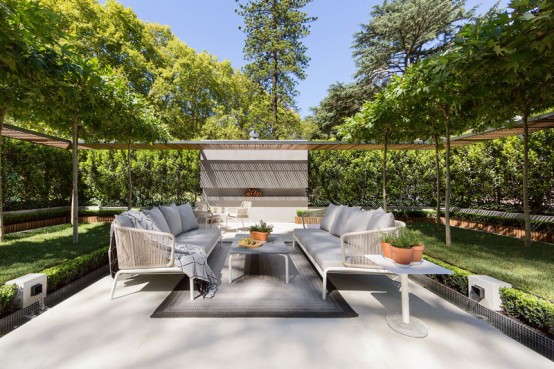 Stylish-and-modern-garden-and-terrace-design-by-nathan-burkett-10-554x369-1