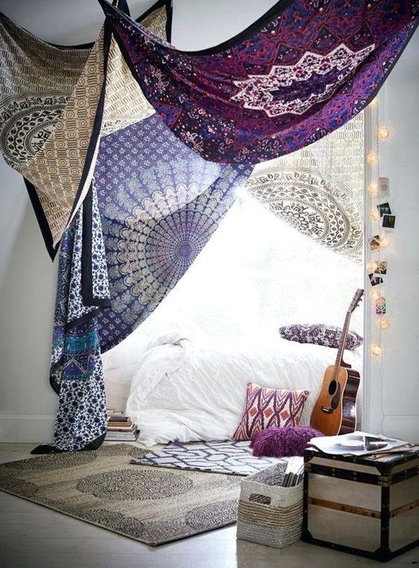 Stylish-tapestry-bedroom-designs-with-bohemian-vibes