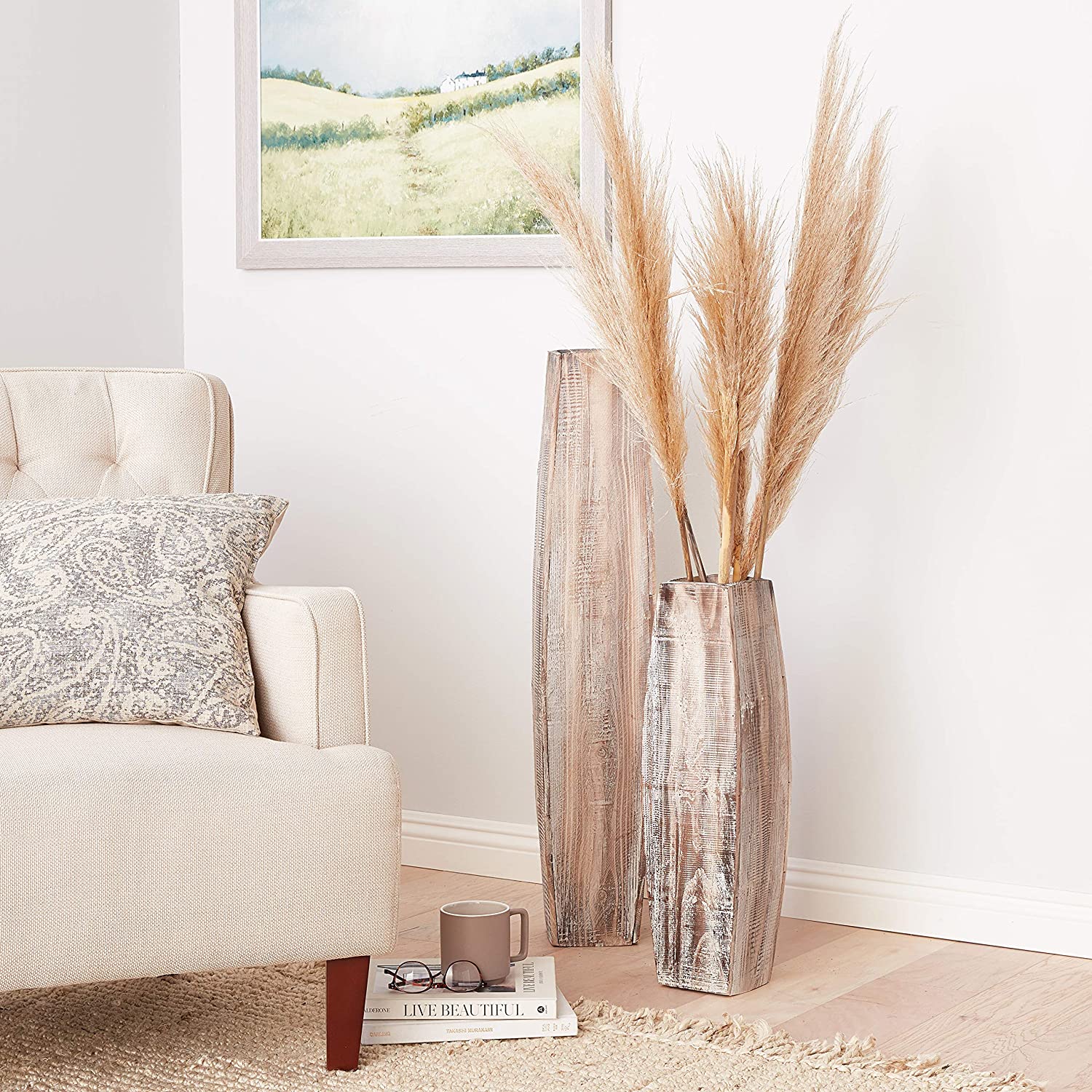 Wood-floor-vase-pampas-grass-decoration-inspiration-whitewashed-finish-vases-for-shabby-chic-coastal-decor-ideas