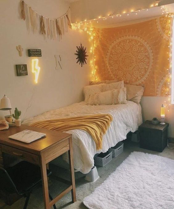 Yellow-floral-tapestry-bedrooms-with-string-lights