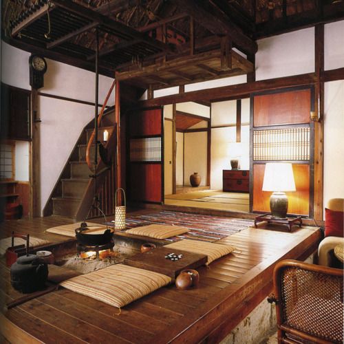 03-japanese-folk-interior-in-shades-of-brown-and-beige