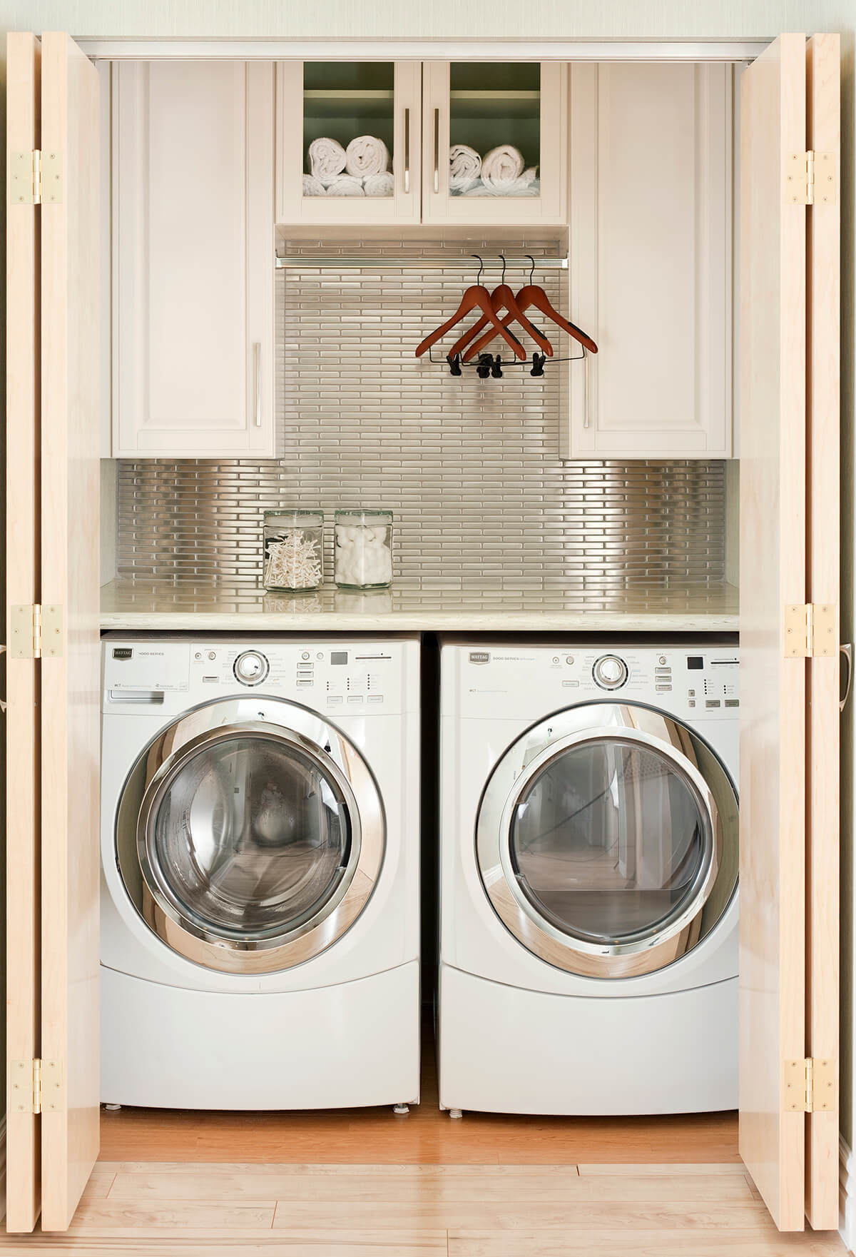 09-small-laundry-room-design-ideas-homebnc