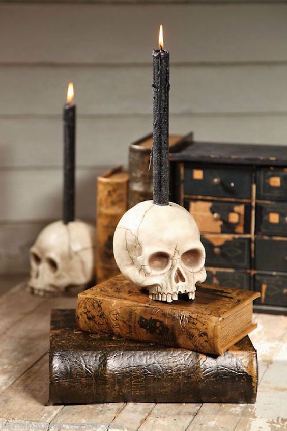 1-realistic-skull-candle-holder