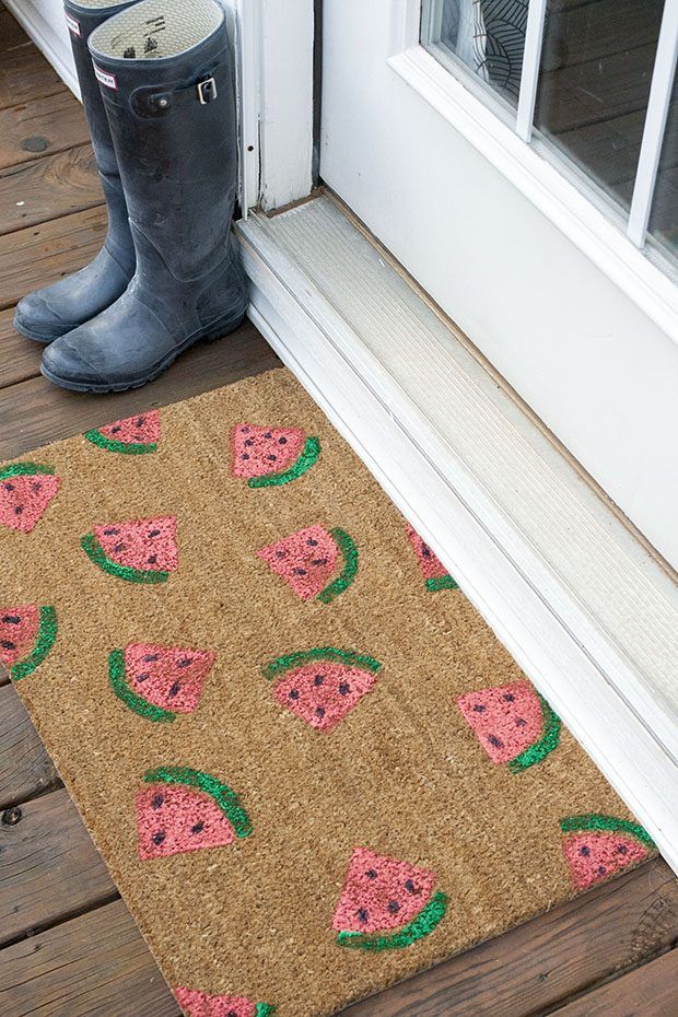 1434990514-ehow-painted-mat-14