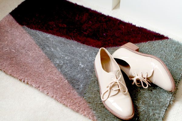 1434994294-diy-modern-floor-mat-4