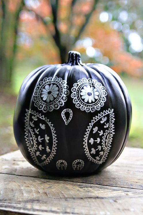 1442866248-sharpie-owl-pumpkins