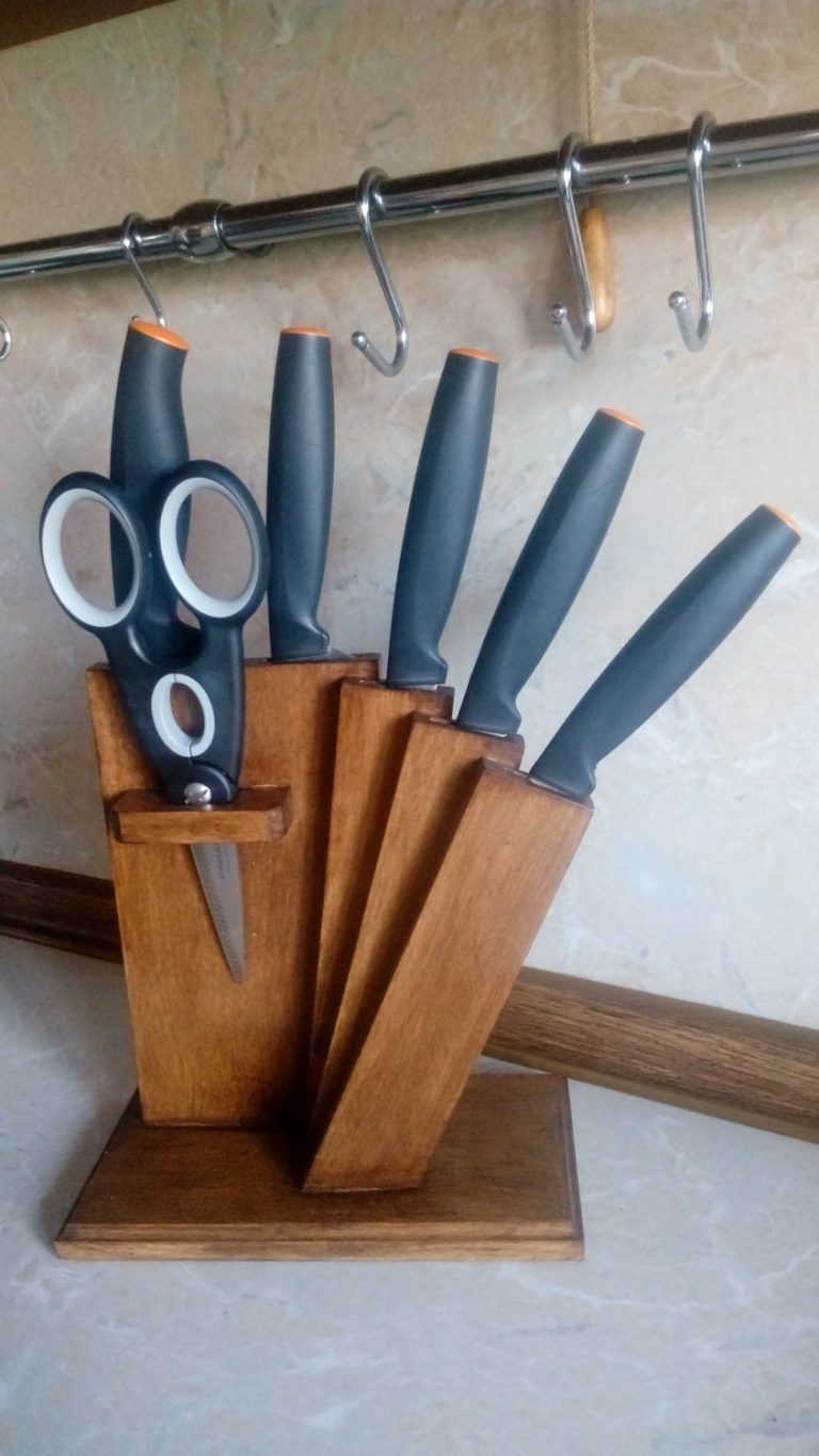 16-cool-handmade-knife-rack-designs-to-update-your-kitchen-with-11-768x1365-1