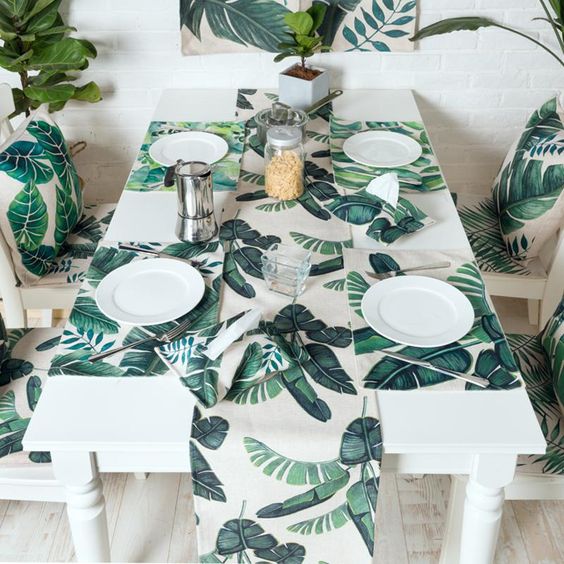 16-banana-leaf-print-placemats-and-a-table-runner-will-cheer-up-your-tablescape