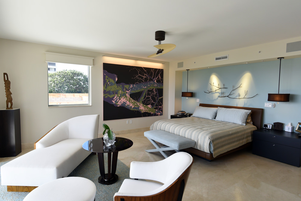22-master-bedroom-sitting-area