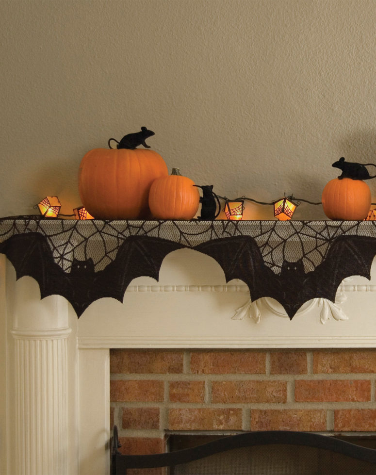 50-great-halloween-mantel-decorating-ideas-16-775x979-1