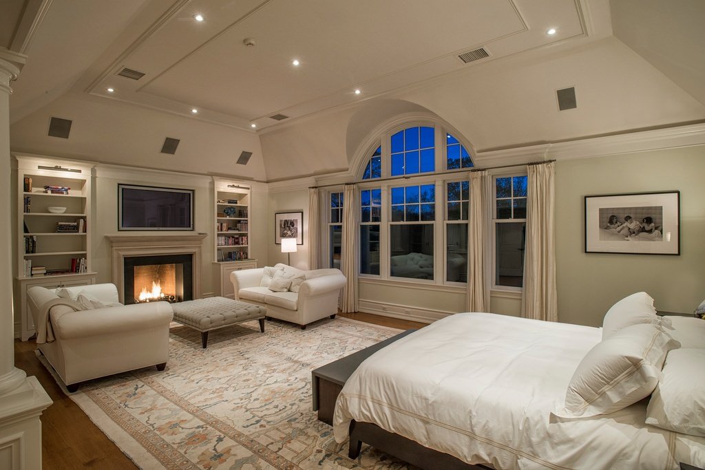 7z-bedroom-sitting-area
