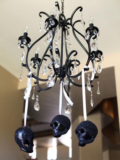 Black-and-white-halloween-2016-decorations