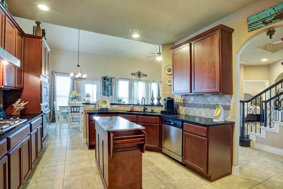 Bright-and-airy-kitchen