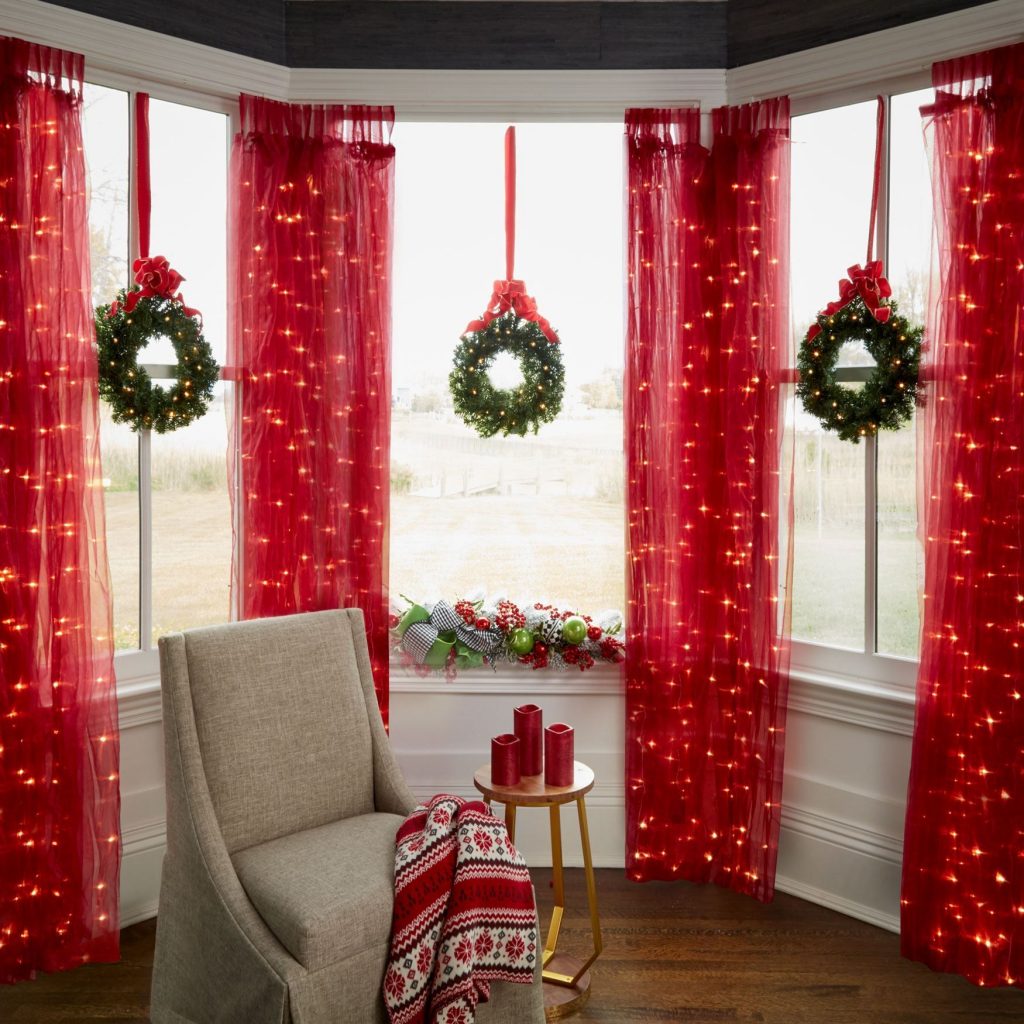 Christmas-window-lights-decoration-ideas-9-1024x1024-1