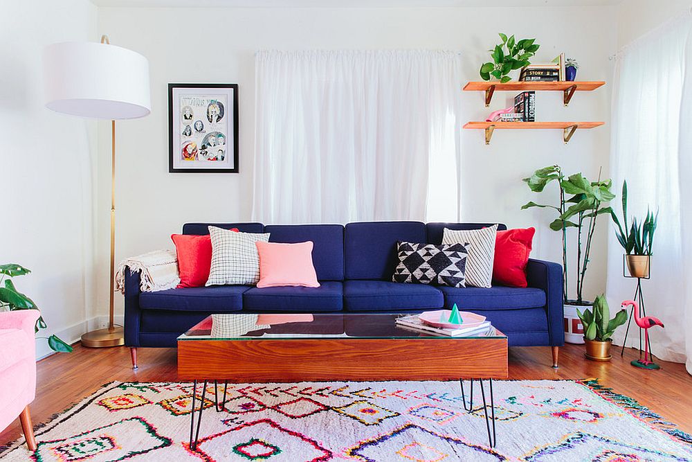 Deep-blue-sofa-fills-the-living-room-with-cheer