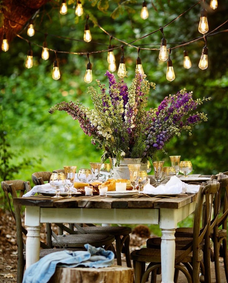 French-country-bckyard-party-table-decor-ideas