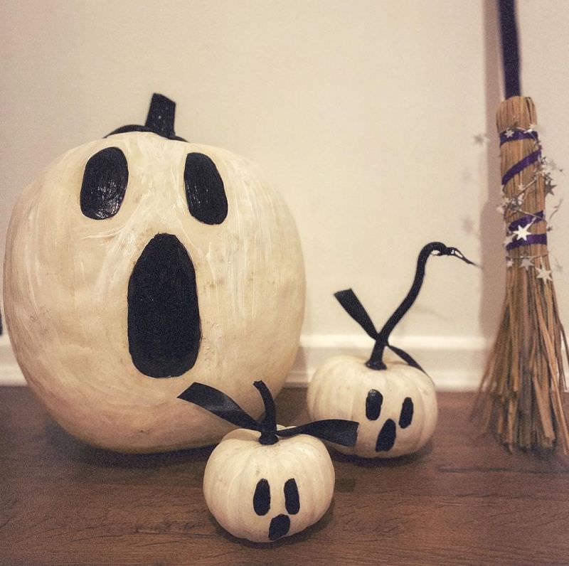 Ghost-painted-pumpkins