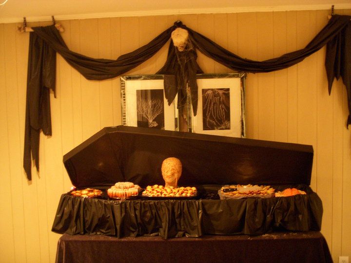 Halloween-coffin-food-table