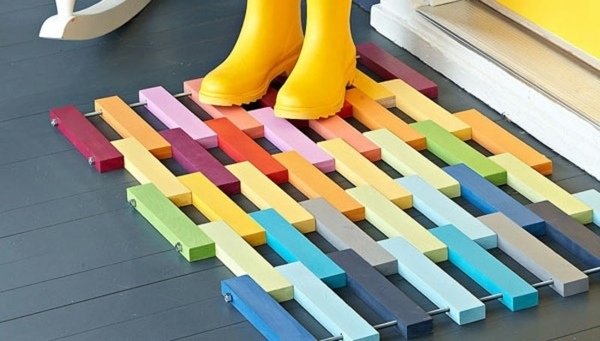 House-entrance-decorating-ideas-rainbow-colors-door-mat