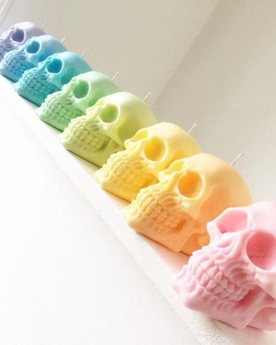 Pastel-skull-candles