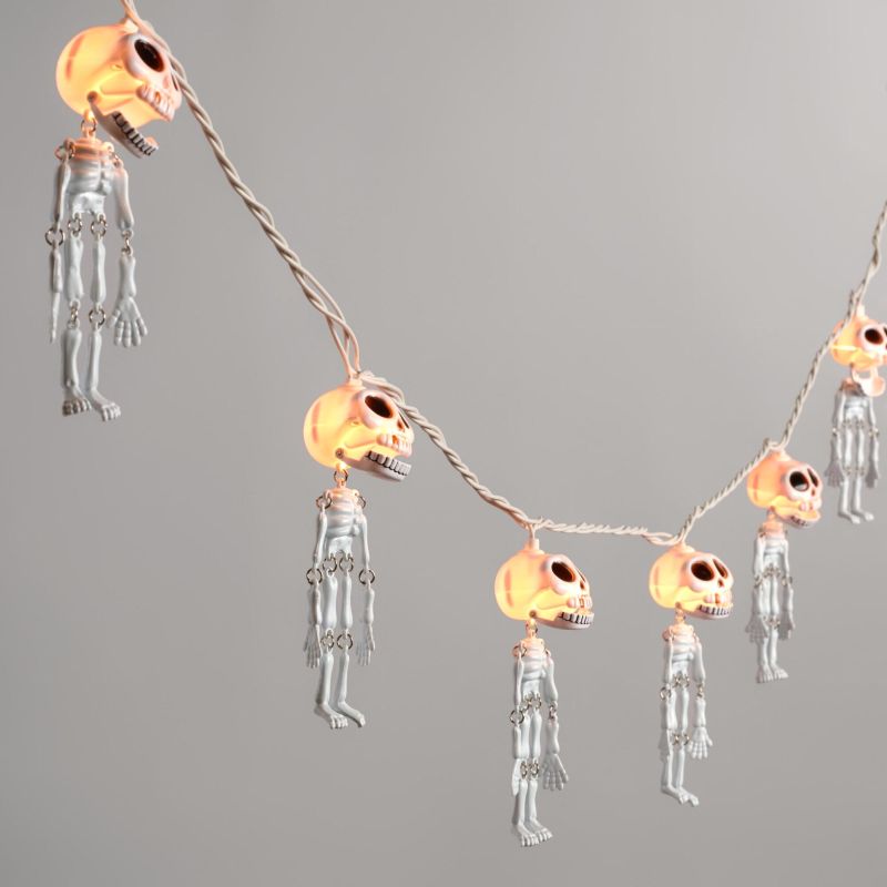 Skeletons-halloween-string-lights