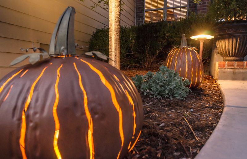 Squatty-pumpkin-luminary-decoration-design