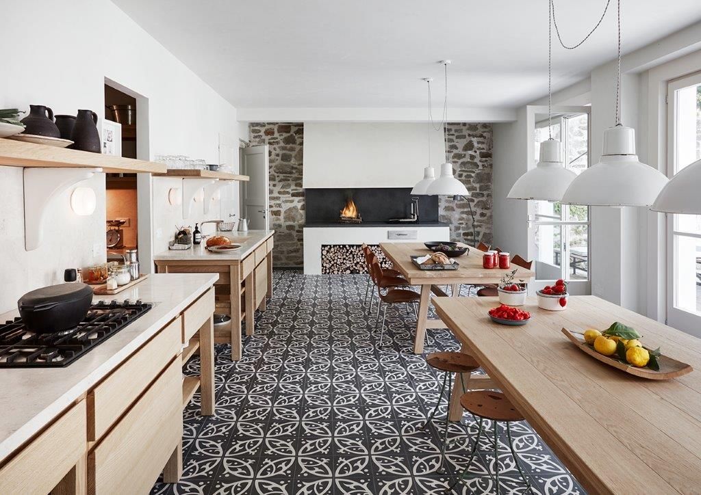 Stencil-kitchen-floor-and-open-space-design