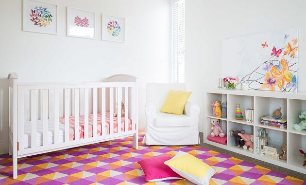 Trendy-rug-gives-the-nursery-a-smart-contemporary-feel