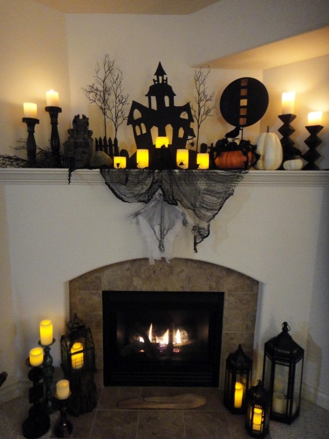 Worth-pinning-halloween-mantel-e1443563255614-1