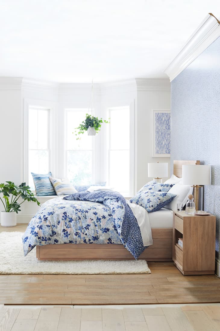 At_style_2020-04_ra-x-pb_lifestyle_floral_duvet_shams