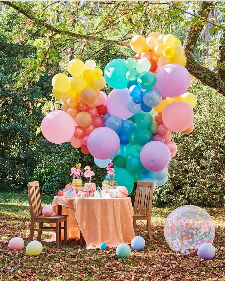 Awesome-balloons-decorations-for-bakyard-party