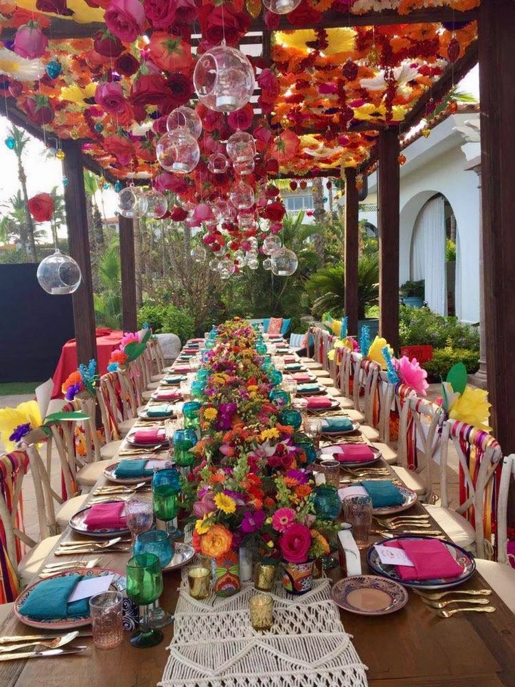Colorful-table-decoration-outdoor-party-ideas